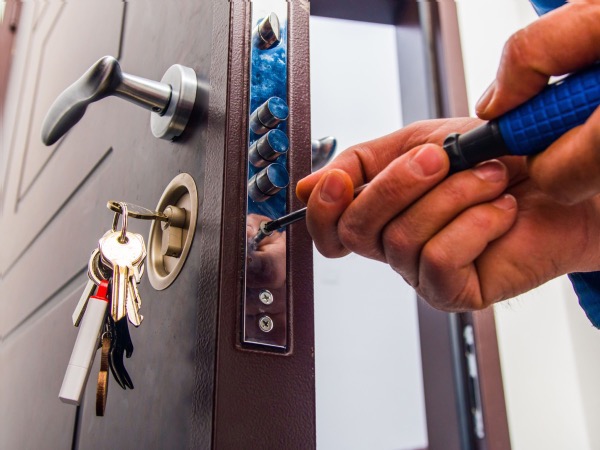 Profesionální výměna zámků - Montáž bezpečnostního zámku